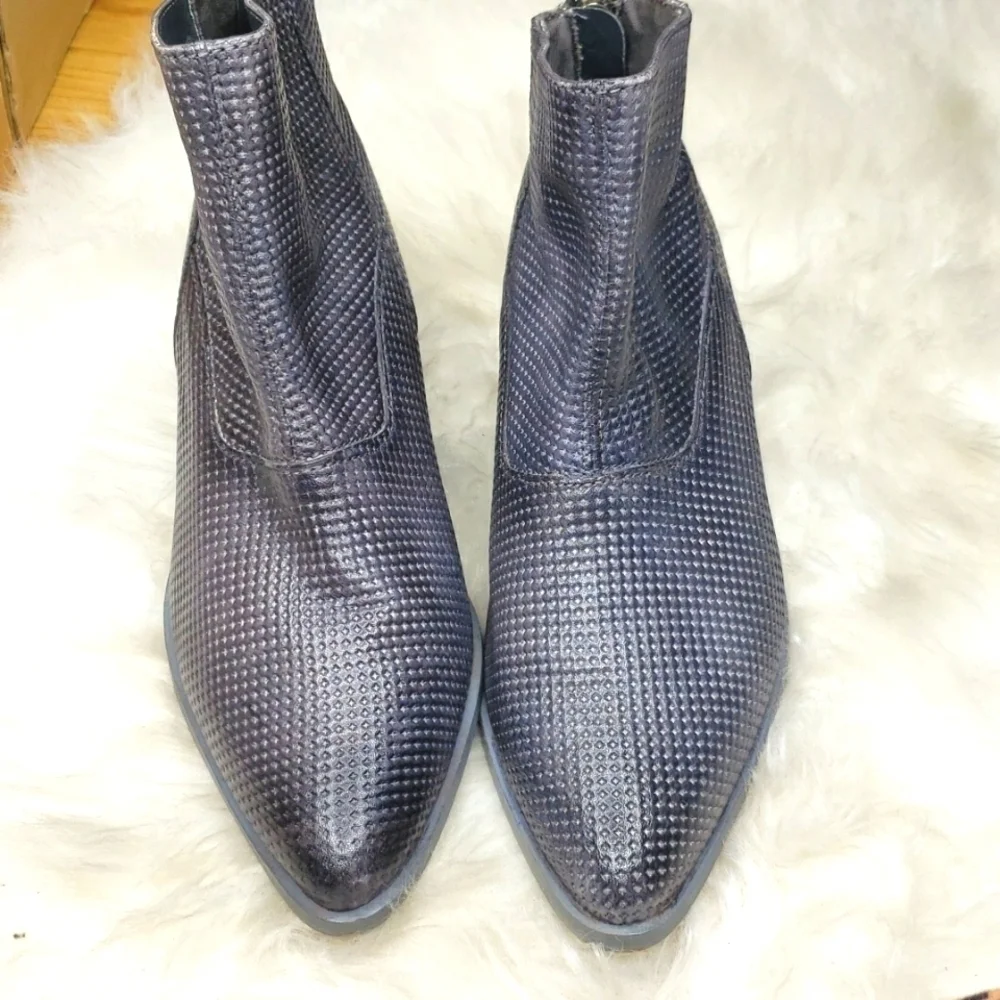 Journee Collection Signature Cassie Ankle Bootie Grey Leather 7